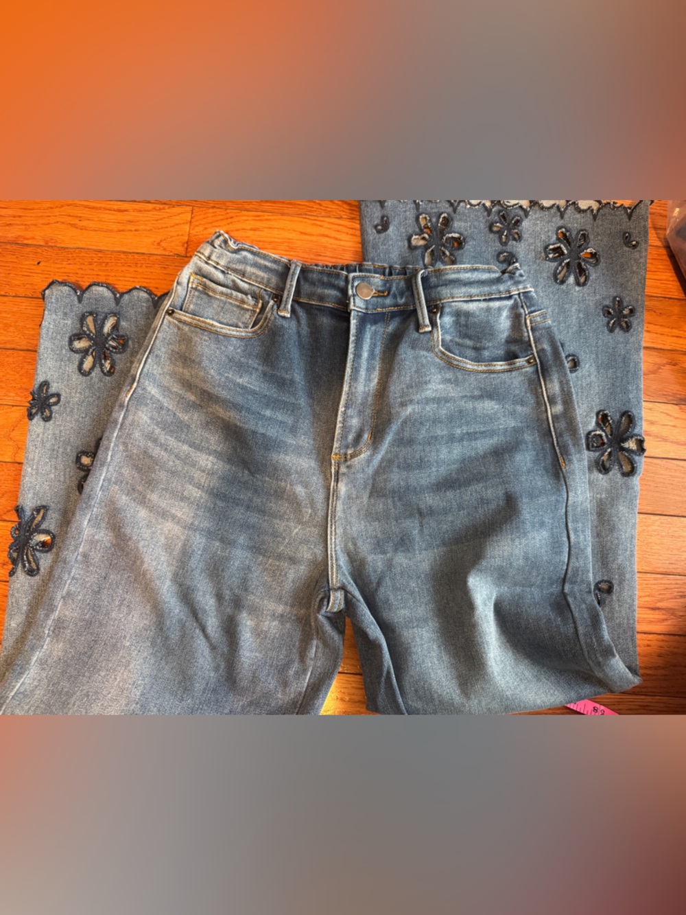 NEW Oli & Hali Washed Floral Cutout Scalloped Hem Wide Leg Jeans - Picture 10 of 11